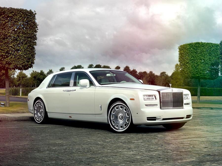  Rolls-Royce Phantom Jade Pearl 2016 года  (фото 1 из 5)